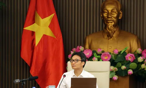 Việt Nam tính toán thay đổi chiến lược xét nghiệm COVID-19 để mở các chuyến bay thương mại